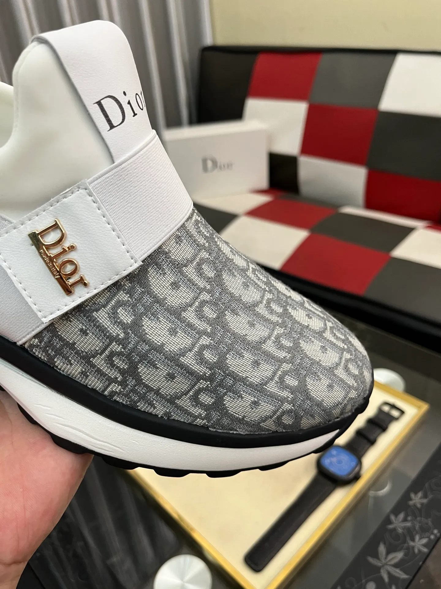 Men's Men's Shoes 💰458⌚️⌚️Dior [Dior] men's casual and trendy shoes are on the market! Strong British fashion style, the upper is made of nubuck leather with printed fabrics, comfortable pigskin lining, and original molded outsole. Designed by European and American masters, the perfect shape creates high quality, super versatile and very comfortable. High-end without losing taste, fashionable and novel! Code number: 38～442️⃣Colors available